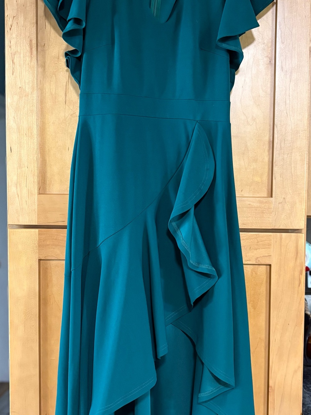 Elegant Emerald Green Ruffle Long Dress - Women's
